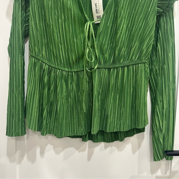 Zara Ruffle Sleeve Pleated Tie V-neck Blouse Emerald Green Size Medium NWT - Picture 6 of 13